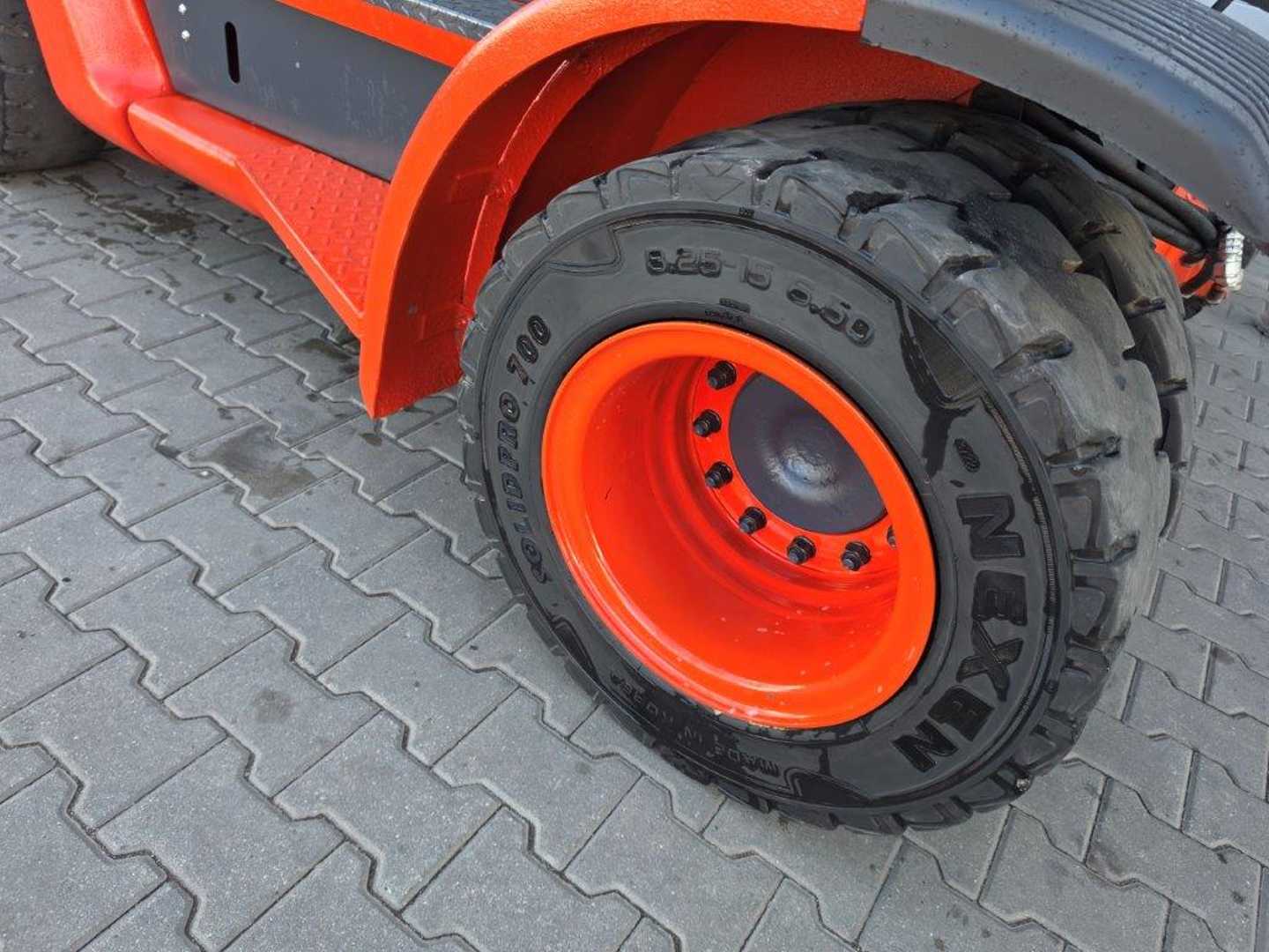 Used Forklift Linde H80D-02 4 ratų šakinis krautuvas (Image 8) Used Forklift Linde H80D-02 4 ratų šakinis krautuvas (Image 8)