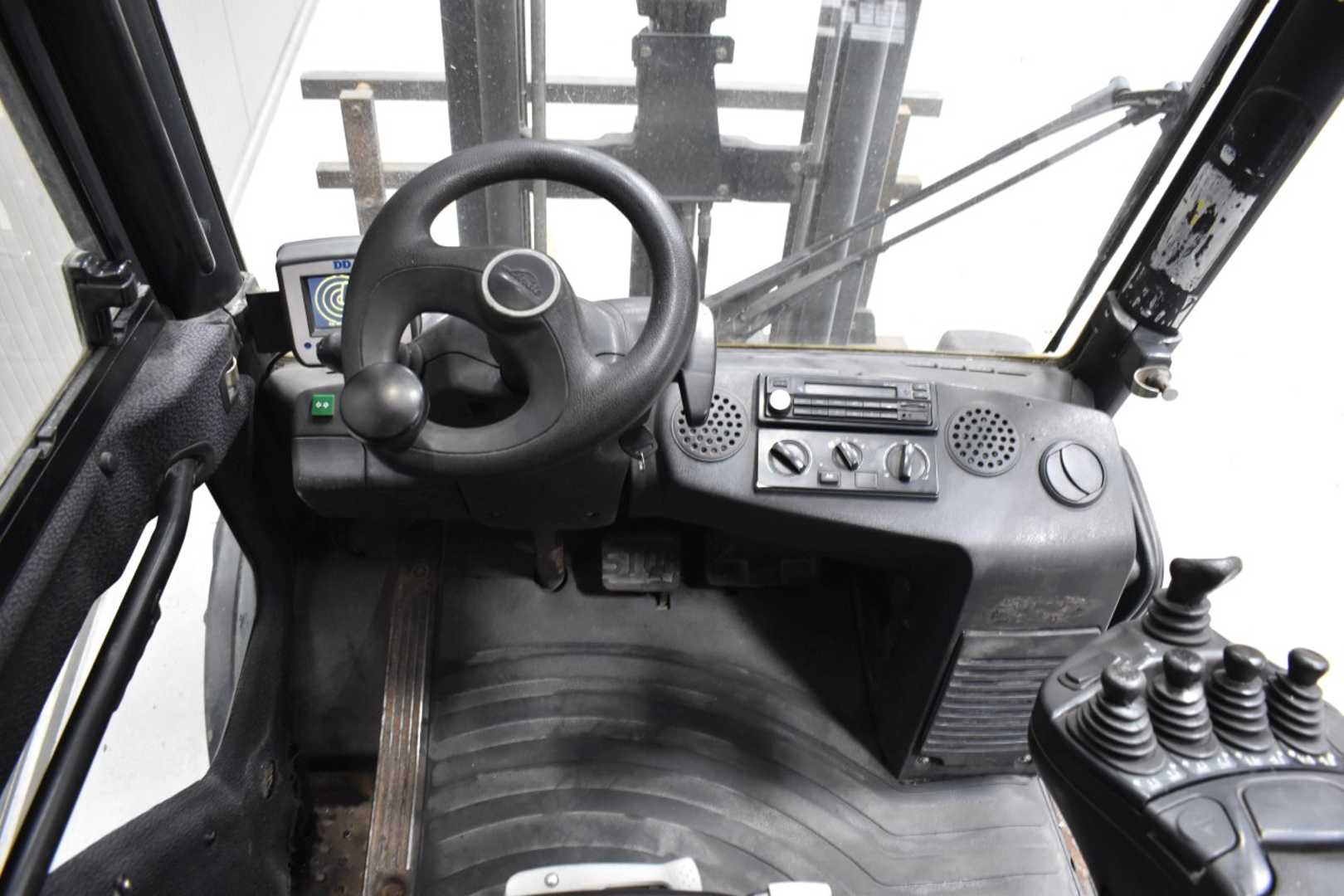 Used Forklift Linde H 30 D - 02 /58610/ 4 ratų šakinis krautuvas (Image 7) Used Forklift Linde H 30 D - 02 /58610/ 4 ratų šakinis krautuvas (Image 7)