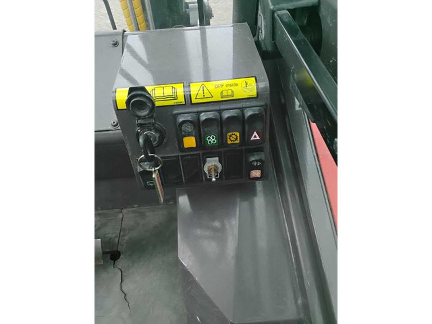 Used Forklift Manitou M26-2 P ST3B S4-EU 4 ratų šakinis krautuvas (Image 10)