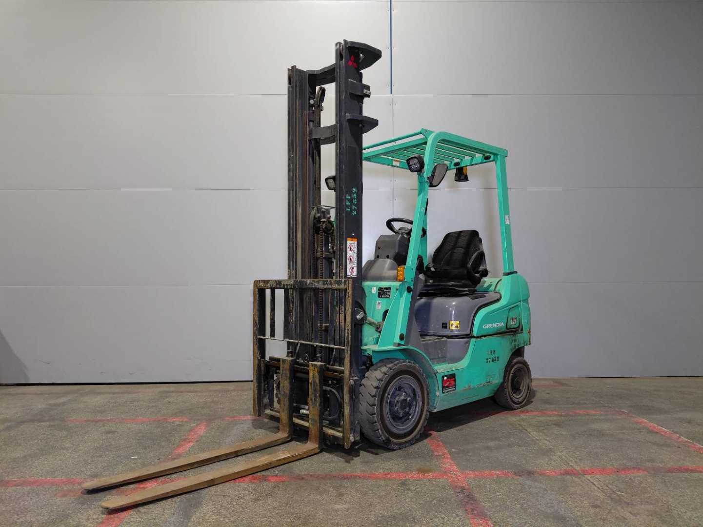 Used Forklift Mitsubishi FD15N 4 ratų šakinis krautuvas (Image 4) Used Forklift Mitsubishi FD15N 4 ratų šakinis krautuvas (Image 4)
