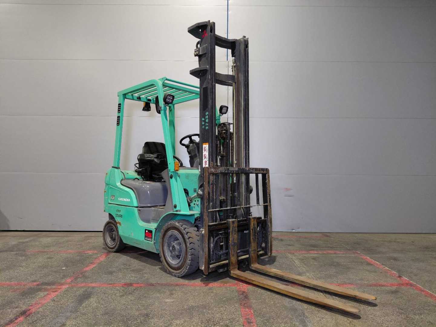 Used Forklift Mitsubishi FD15N 4 ratų šakinis krautuvas (Image 3) Used Forklift Mitsubishi FD15N 4 ratų šakinis krautuvas (Image 3)