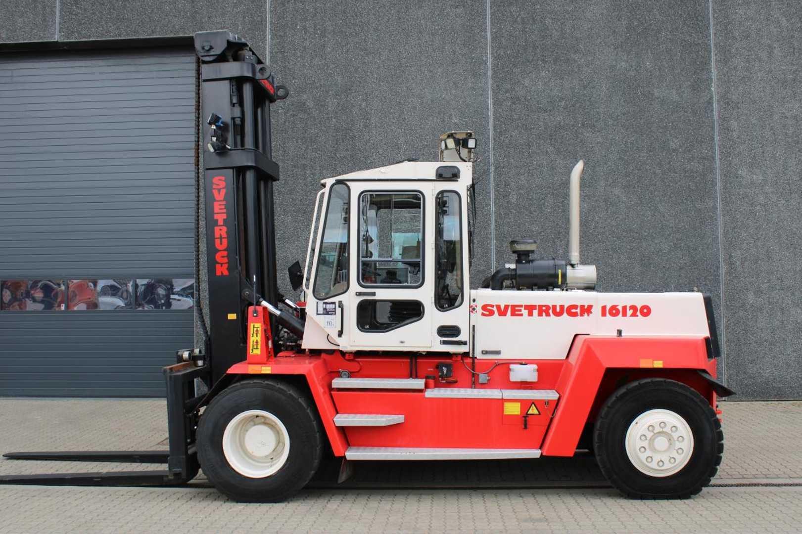 Used Forklift Svetruck 16120-38 4 ratų šakinis krautuvas (Image 1) Used Forklift Svetruck 16120-38 4 ratų šakinis krautuvas (Image 1)
