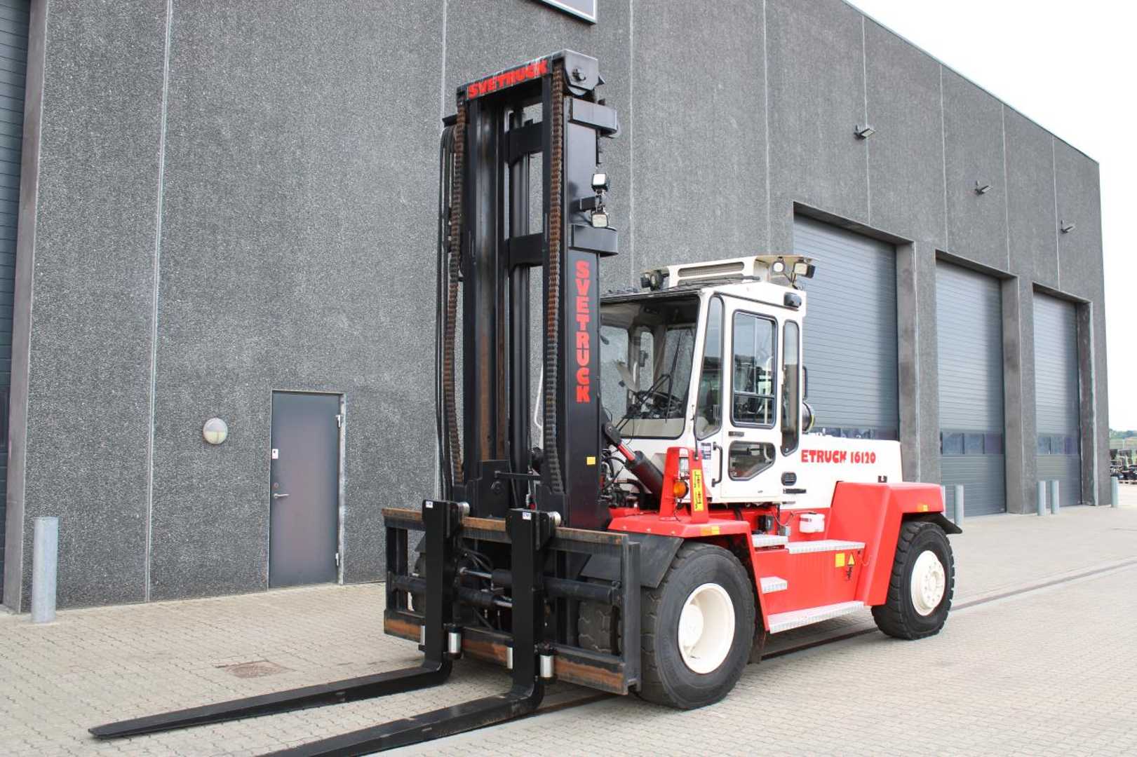 Used Forklift Svetruck 16120-38 4 ratų šakinis krautuvas (Image 2) Used Forklift Svetruck 16120-38 4 ratų šakinis krautuvas (Image 2)
