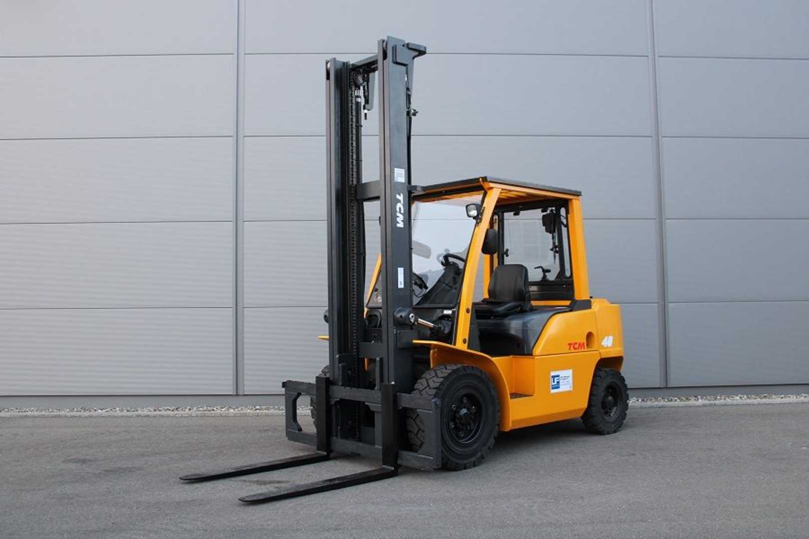 Used Forklift TCM D-1-F-A-40-Q 4 ratų šakinis krautuvas (Image 2) Used Forklift TCM D-1-F-A-40-Q 4 ratų šakinis krautuvas (Image 2)