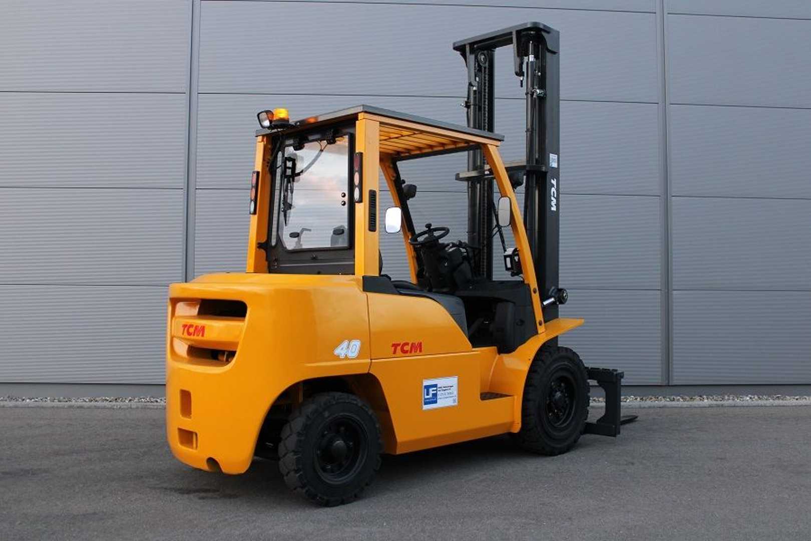 Used Forklift TCM D-1-F-A-40-Q 4 ratų šakinis krautuvas (Image 5) Used Forklift TCM D-1-F-A-40-Q 4 ratų šakinis krautuvas (Image 5)