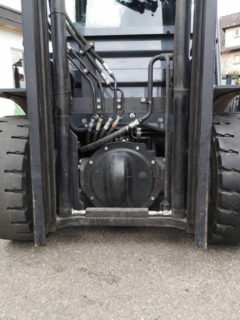 Used Forklift Toyota 02-8FDF30 4 ratų šakinis krautuvas (Image 13) Used Forklift Toyota 02-8FDF30 4 ratų šakinis krautuvas (Image 13)