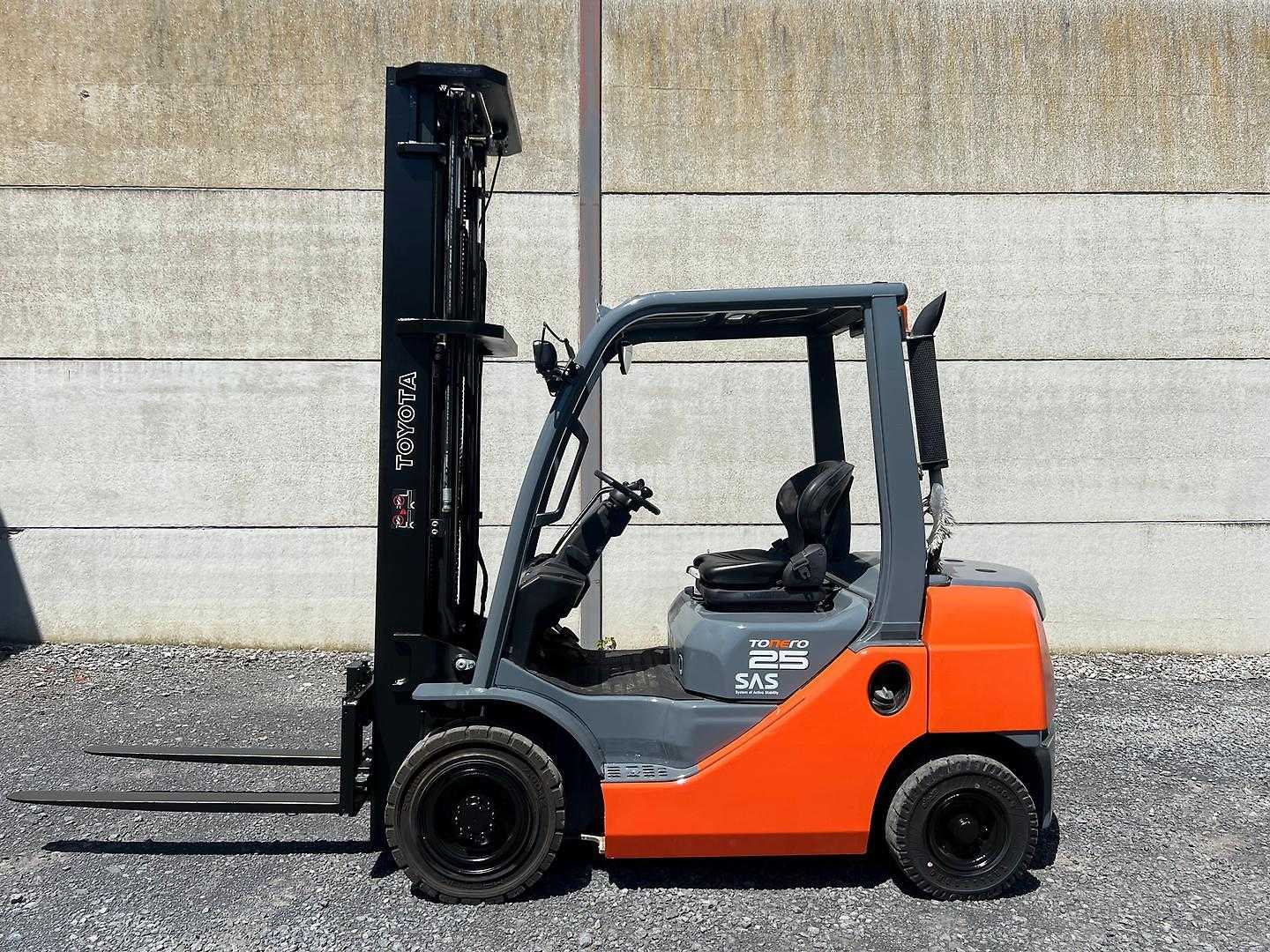 Used Forklift Toyota 02-8FDF25 4 ratų šakinis krautuvas (Image 1) Used Forklift Toyota 02-8FDF25 4 ratų šakinis krautuvas (Image 1)