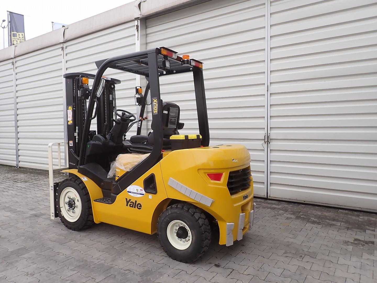Used Forklift Yale GDP30UX 4 ratų šakinis krautuvas (Image 2) Used Forklift Yale GDP30UX 4 ratų šakinis krautuvas (Image 2)