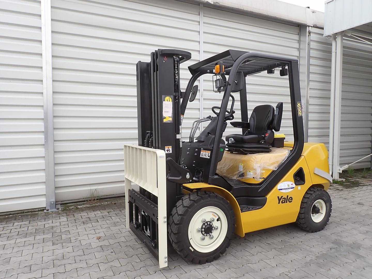 Used Forklift Yale GDP30UX 4 ratų šakinis krautuvas (Image 3) Used Forklift Yale GDP30UX 4 ratų šakinis krautuvas (Image 3)
