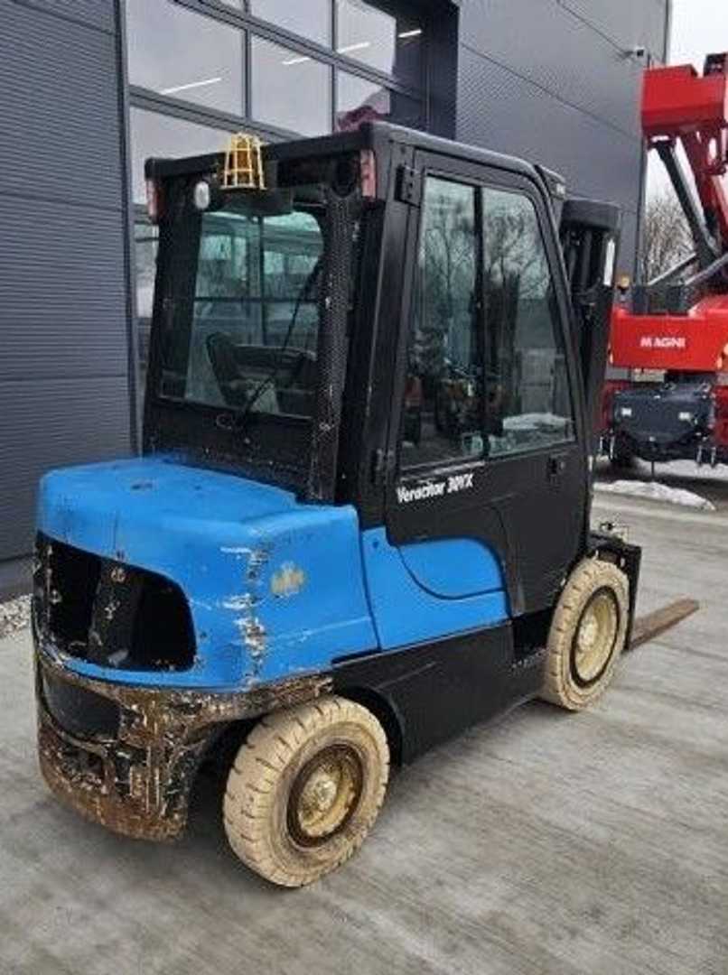 Used Forklift Yale GDP 30VX 4 ratų šakinis krautuvas (Image 3) Used Forklift Yale GDP 30VX 4 ratų šakinis krautuvas (Image 3)