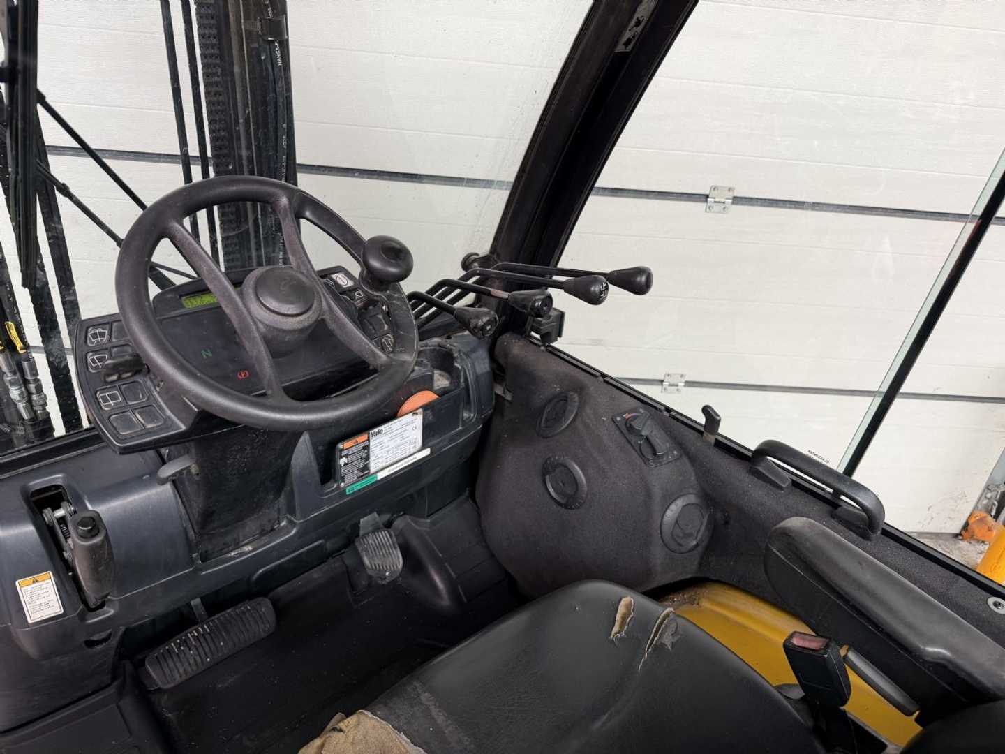 Used Forklift Yale GDP30VX 4 ratų šakinis krautuvas (Image 3)