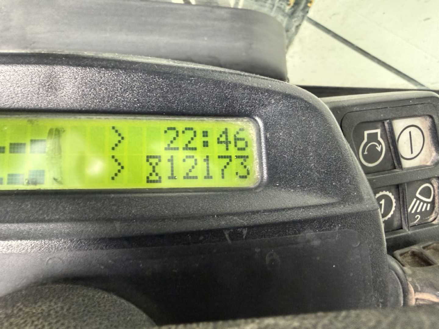 Used Forklift Yale GDP30VX 4 ratų šakinis krautuvas (Image 4)