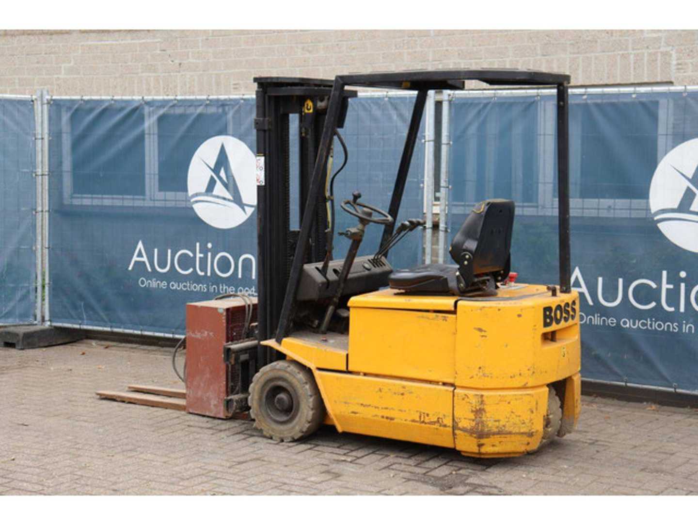 Used Forklift BOSS SJ13-70MK V/A-1 4 ratų šakinis krautuvas (Image 3)