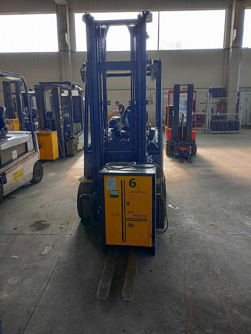 Used Forklift Caterpillar EP25CN 4 ratų šakinis krautuvas (Image 4)