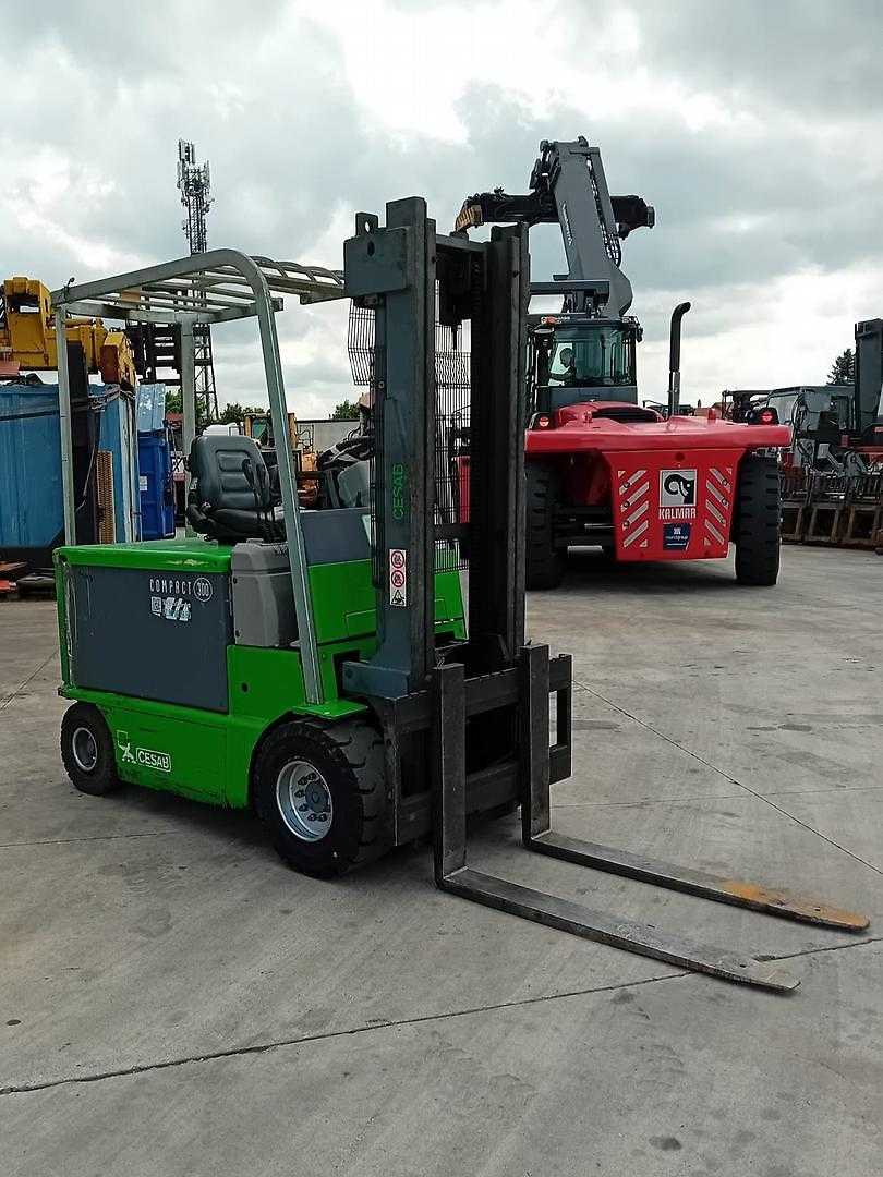 Used Forklift Cesab COMPACT 300 4 ratų šakinis krautuvas (Image 5) Used Forklift Cesab COMPACT 300 4 ratų šakinis krautuvas (Image 5)
