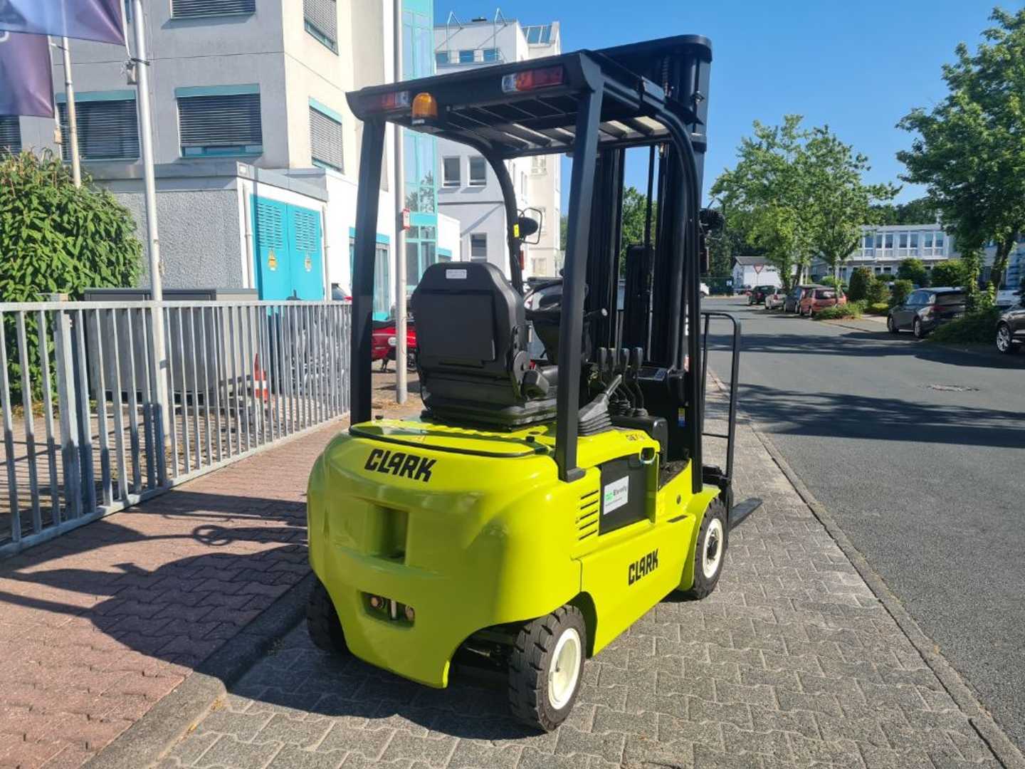 Used Forklift Clark GEX 16 4 ratų šakinis krautuvas (Image 5) Used Forklift Clark GEX 16 4 ratų šakinis krautuvas (Image 5)
