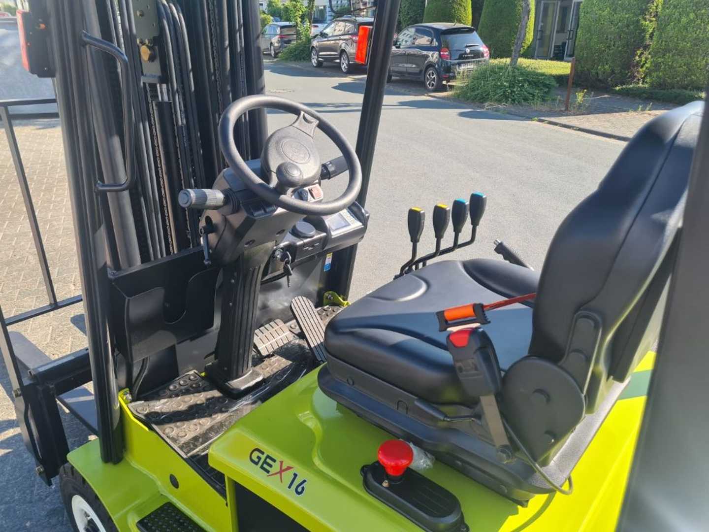 Used Forklift Clark GEX 16 4 ratų šakinis krautuvas (Image 10) Used Forklift Clark GEX 16 4 ratų šakinis krautuvas (Image 10)