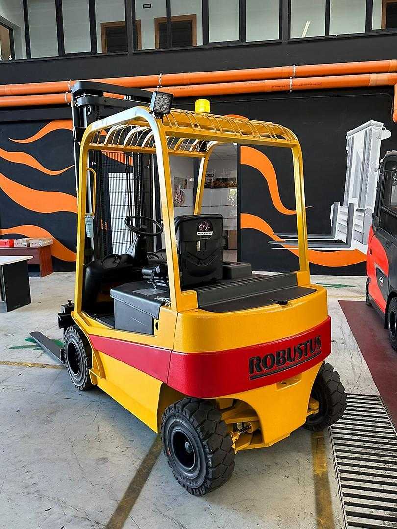 Used Forklift Detas SE432 4 ratų šakinis krautuvas (Image 2) Used Forklift Detas SE432 4 ratų šakinis krautuvas (Image 2)