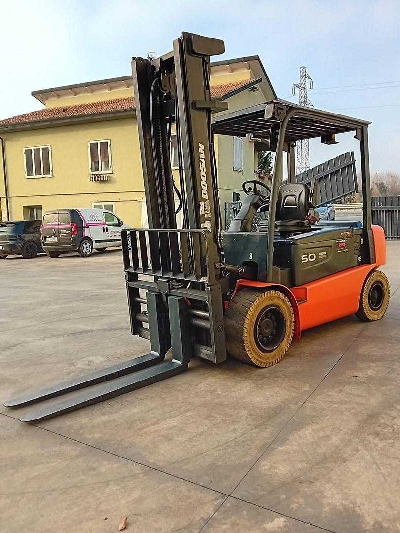 Used Forklift Doosan BX50-5 4 ratų šakinis krautuvas (Image 1) Used Forklift Doosan BX50-5 4 ratų šakinis krautuvas (Image 1)