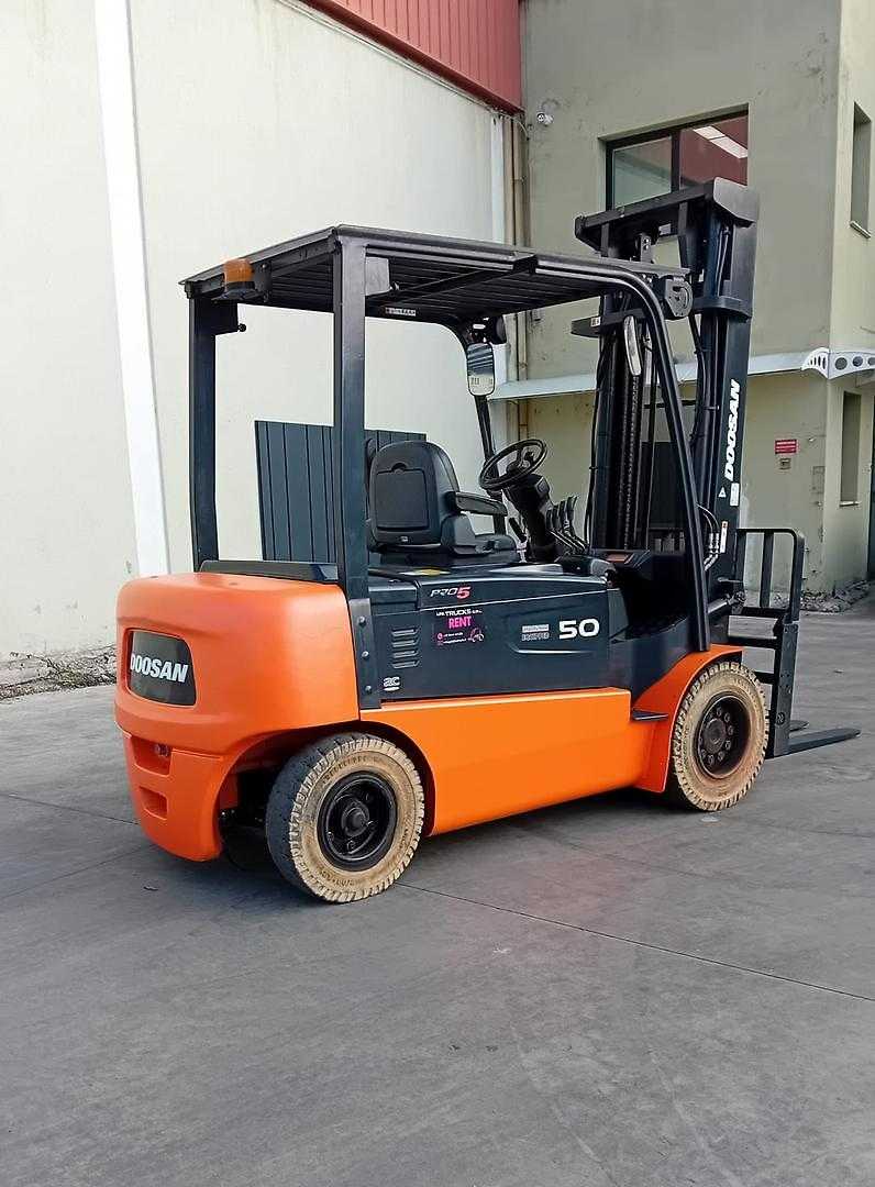 Used Forklift Doosan BX50-5 4 ratų šakinis krautuvas (Image 4) Used Forklift Doosan BX50-5 4 ratų šakinis krautuvas (Image 4)