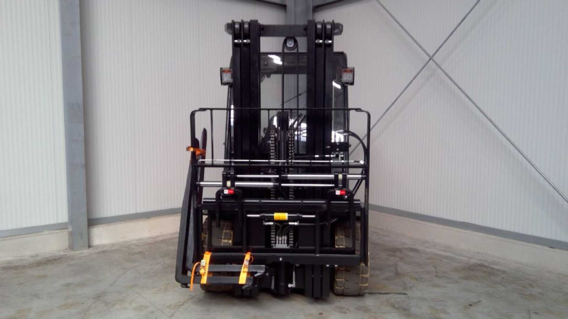 Used Forklift EP CPD50L1S 4 ratų šakinis krautuvas (Image 3) Used Forklift EP CPD50L1S 4 ratų šakinis krautuvas (Image 3)