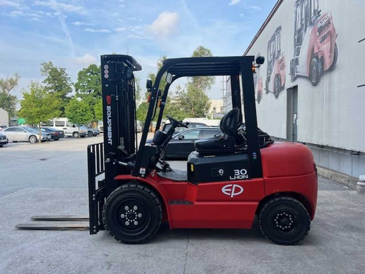 Used Forklift EP EFL 302 Li-ion 4 ratų šakinis krautuvas (Image 1)