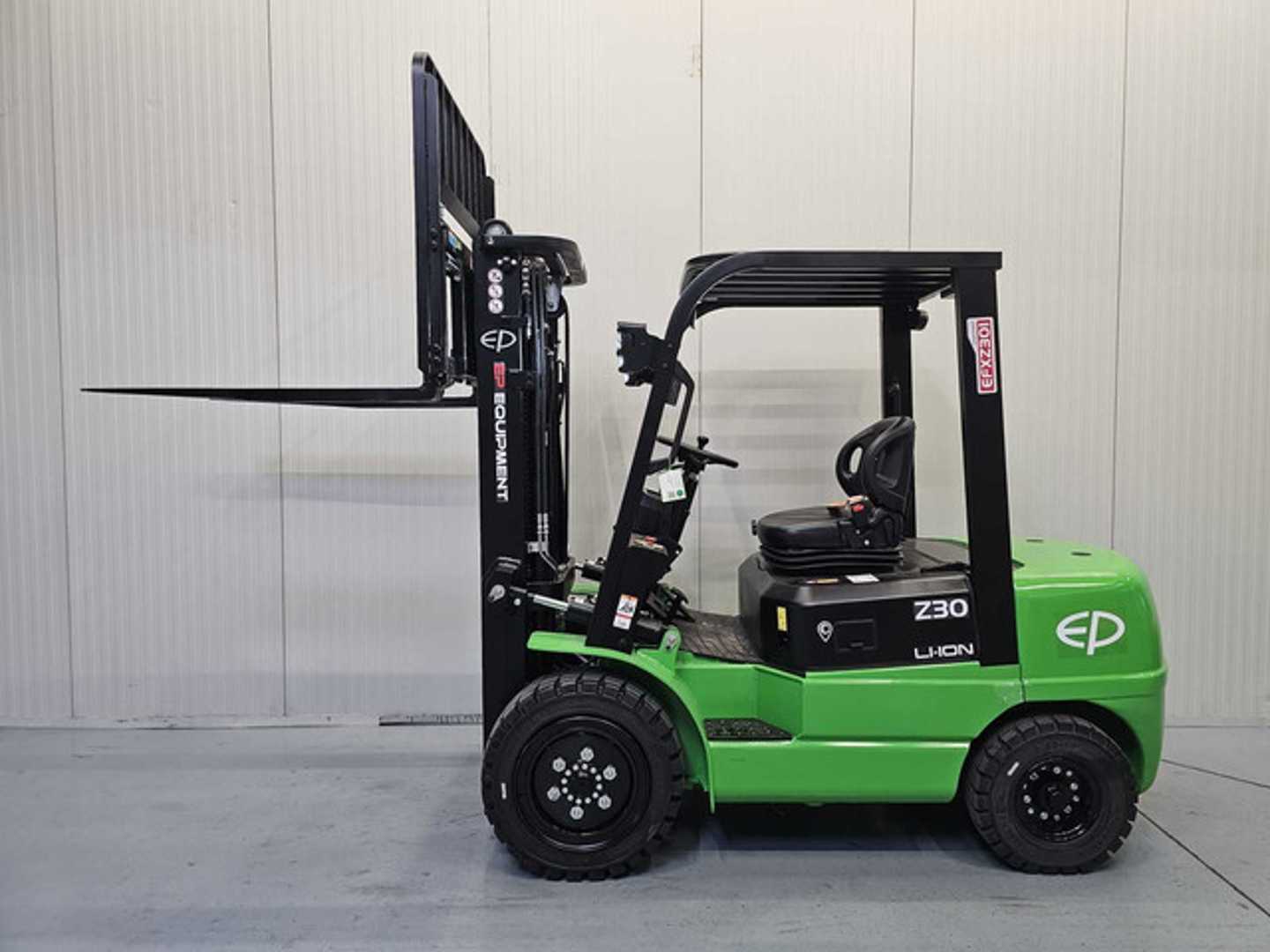 Used Forklift EP Vorkheftruck EFXZ-301-H - 4,8M Triplex - Freelift - Sideshift 4 ratų šakinis krautuvas (Image 2) Used Forklift EP Vorkheftruck EFXZ-301-H - 4,8M Triplex - Freelift - Sideshift 4 ratų šakinis krautuvas (Image 2)