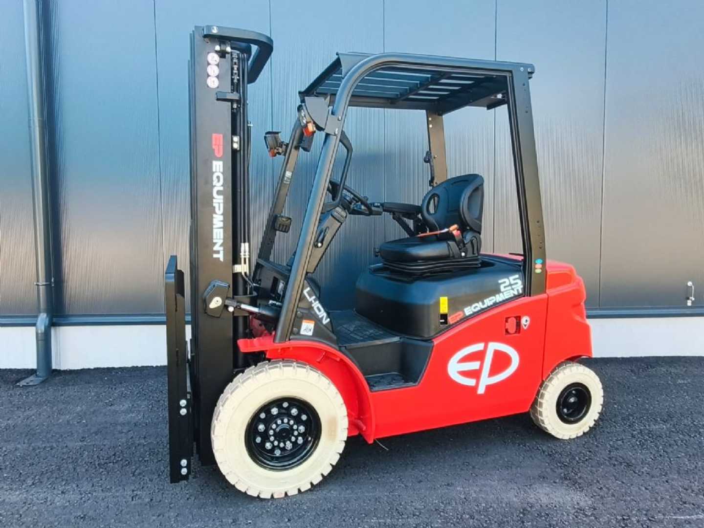 Used Forklift EP EFL253 NEUMASCHINE 4 ratų šakinis krautuvas (Image 1) Used Forklift EP EFL253 NEUMASCHINE 4 ratų šakinis krautuvas (Image 1)