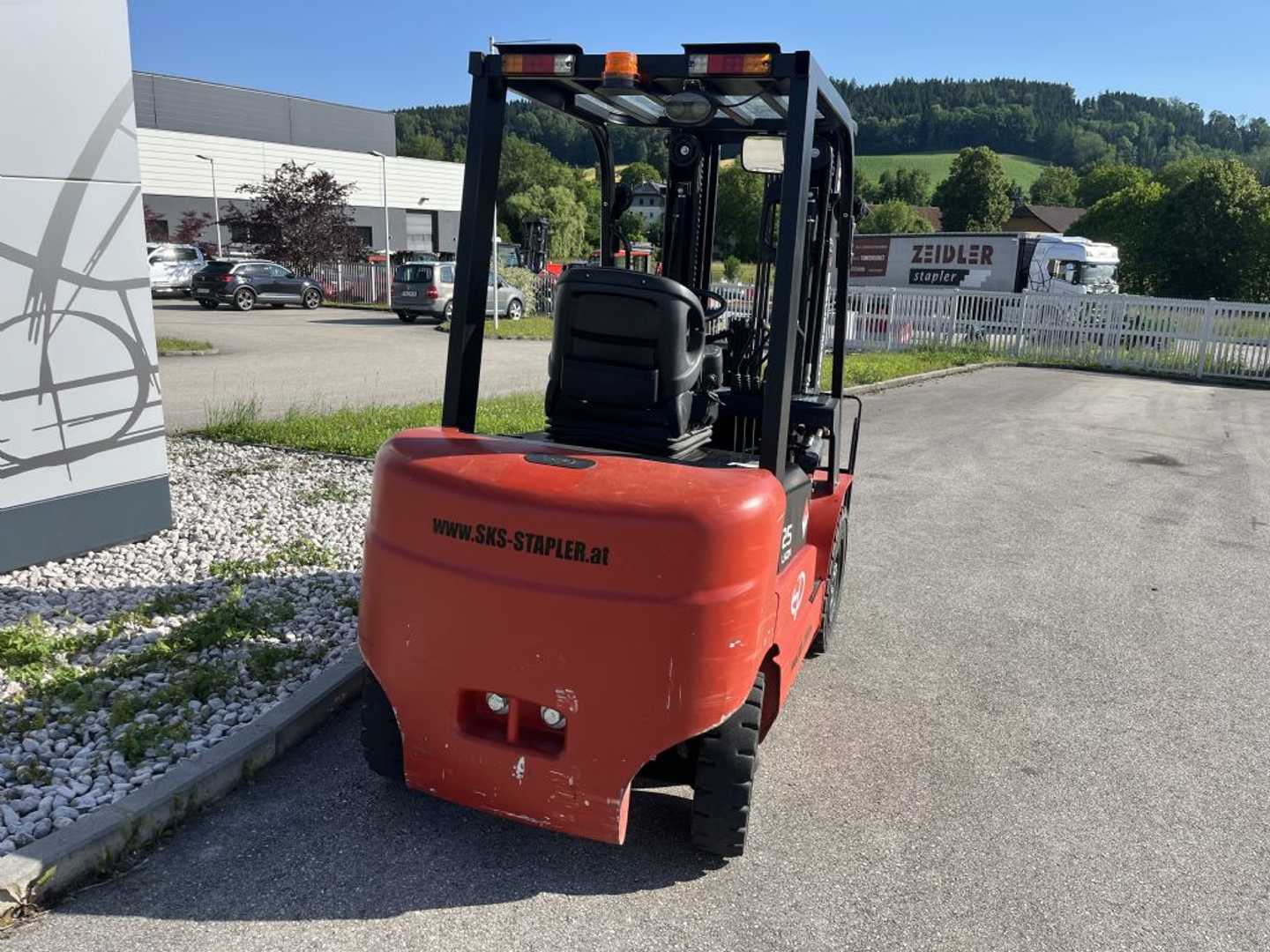 Used Forklift EP EFL252 4 ratų šakinis krautuvas (Image 3) Used Forklift EP EFL252 4 ratų šakinis krautuvas (Image 3)