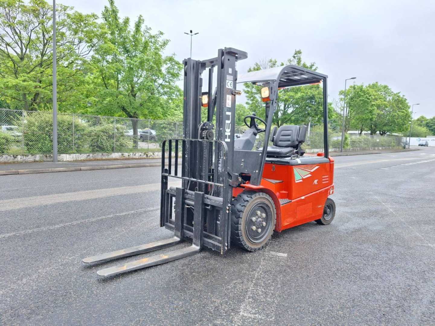 Used Forklift Heli CPD30 4 ratų šakinis krautuvas (Image 3) Used Forklift Heli CPD30 4 ratų šakinis krautuvas (Image 3)