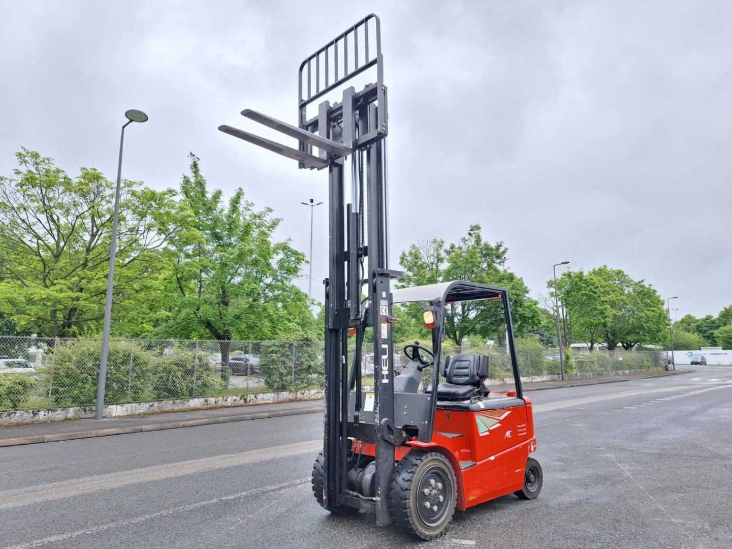Used Forklift Heli CPD30 4 ratų šakinis krautuvas (Image 6) Used Forklift Heli CPD30 4 ratų šakinis krautuvas (Image 6)