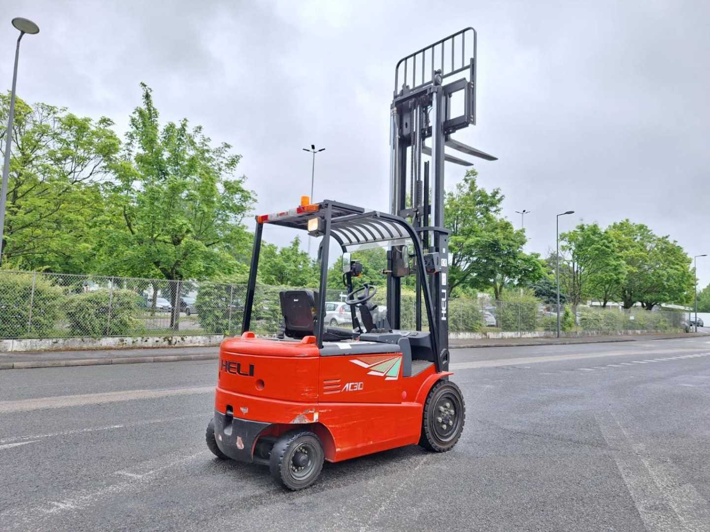 Used Forklift Heli CPD30 4 ratų šakinis krautuvas (Image 7) Used Forklift Heli CPD30 4 ratų šakinis krautuvas (Image 7)