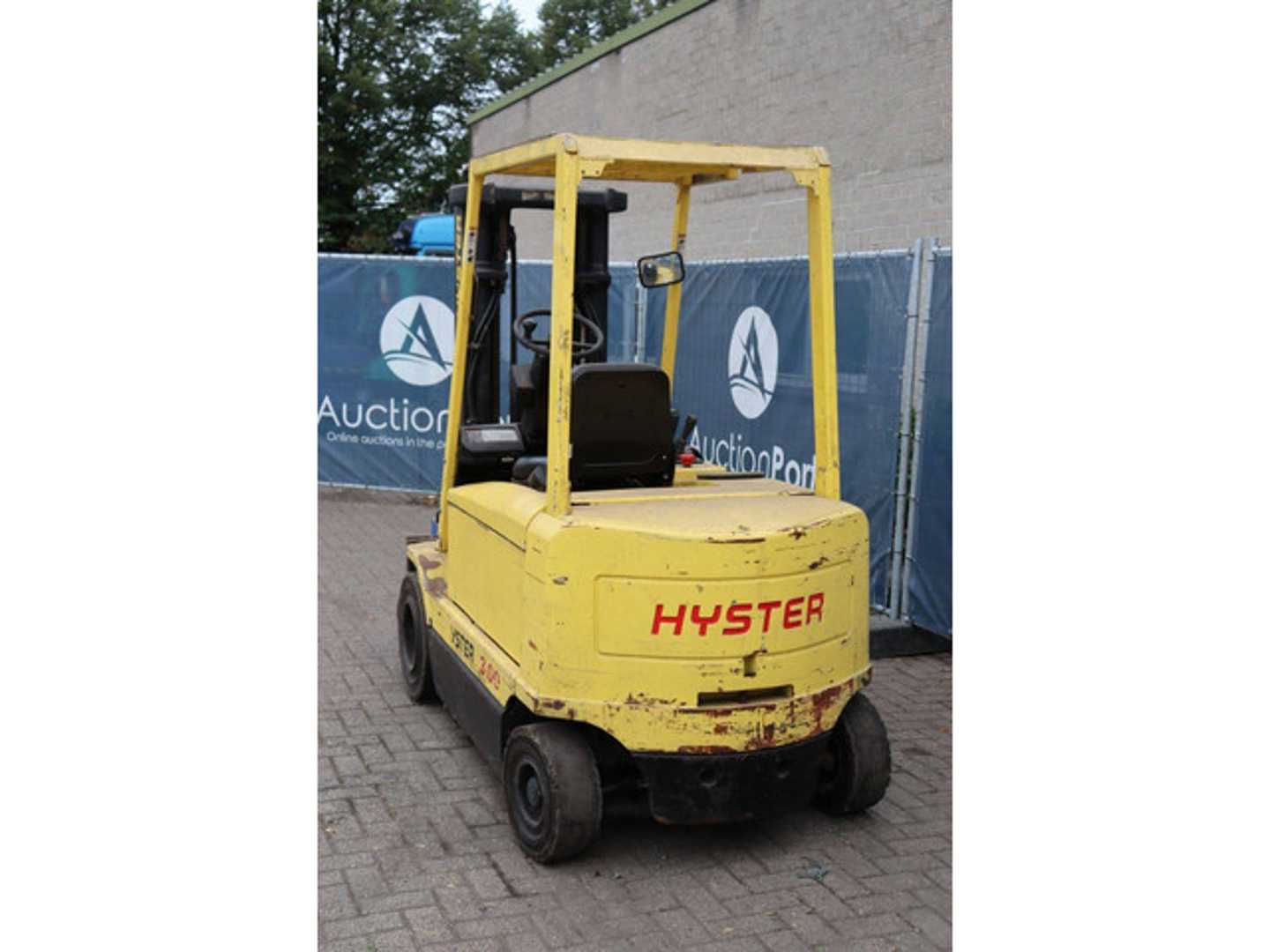 Used Forklift Hyster J3.00XM 4 ratų šakinis krautuvas (Image 4)