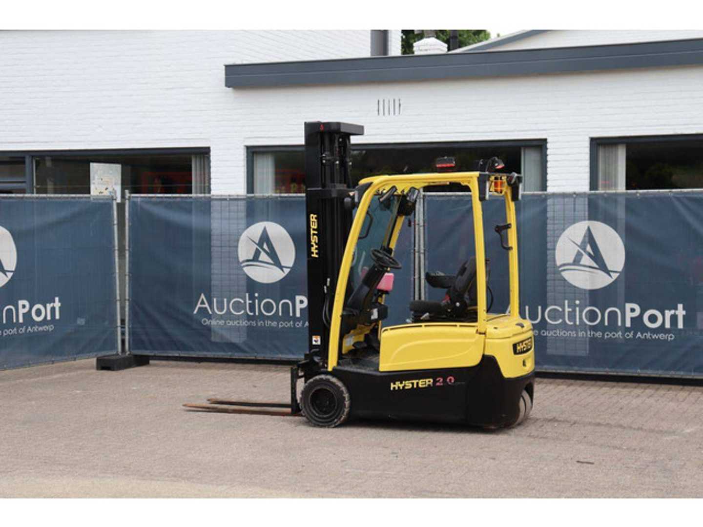 Used Forklift Hyster J2.0XNT MWB 4 ratų šakinis krautuvas (Image 3)