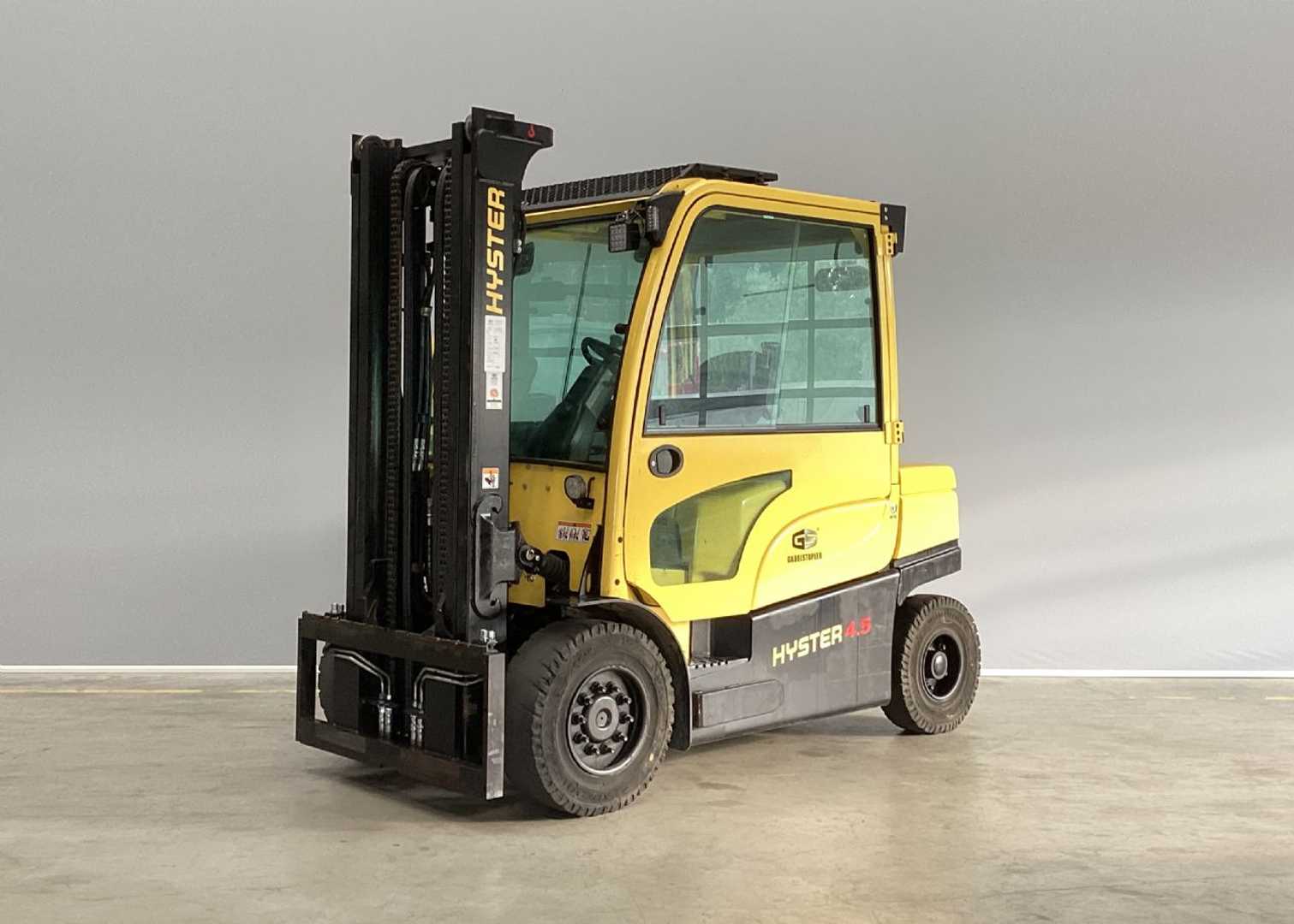 Used Forklift Hyster J4.5XN 4 ratų šakinis krautuvas (Image 1) Used Forklift Hyster J4.5XN 4 ratų šakinis krautuvas (Image 1)