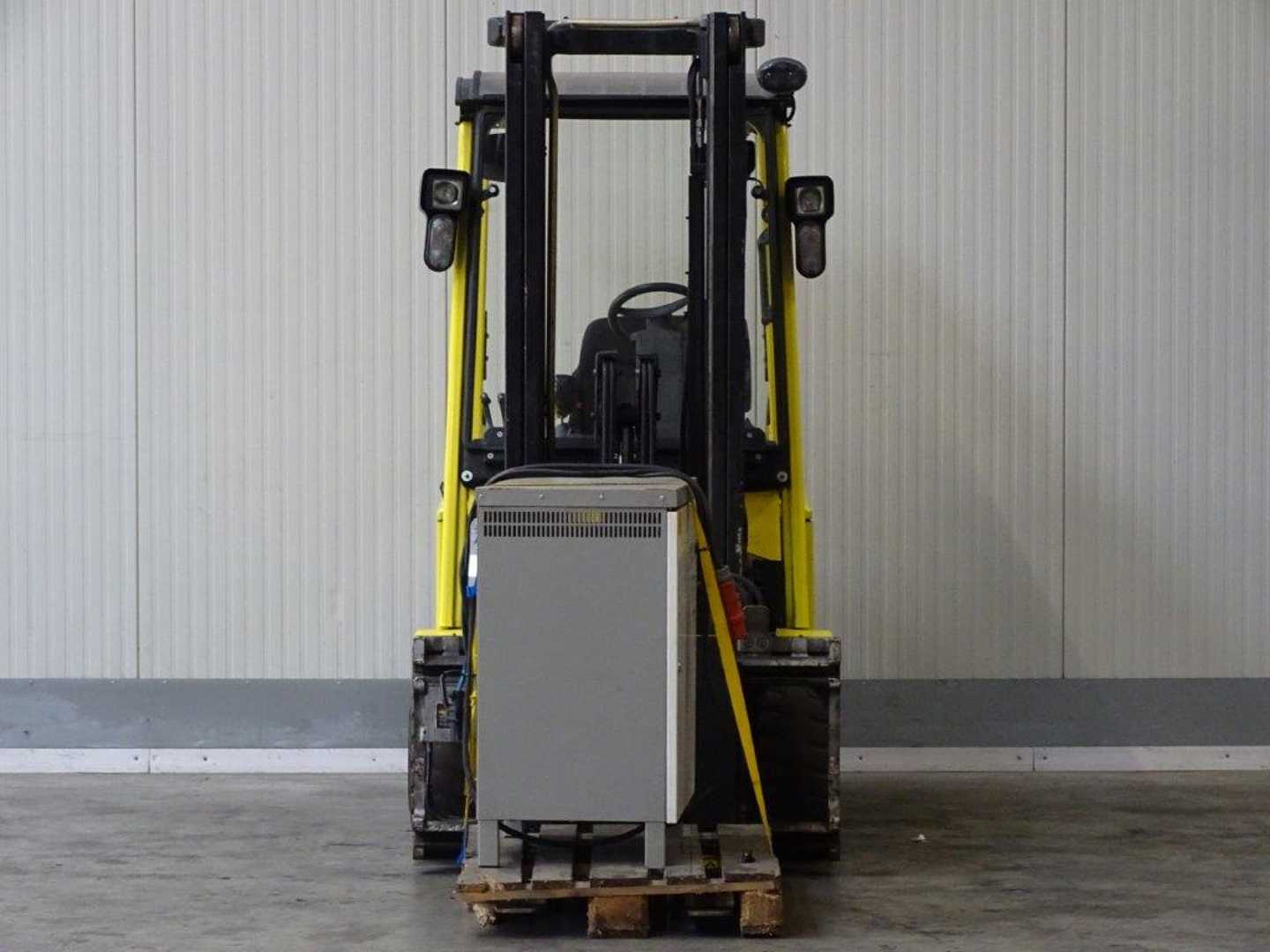 Used Forklift Hyster J3.0XM 4 ratų šakinis krautuvas (Image 4)