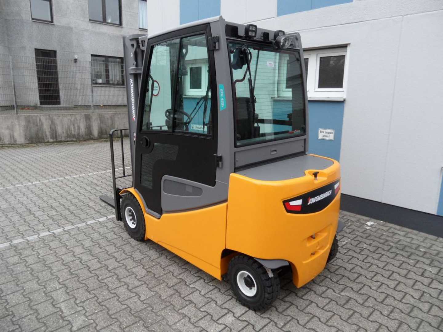Used Forklift Jungheinrich EFG 425s - Batterie NEU - Kabine mit Heizung 4 ratų šakinis krautuvas (Image 3)