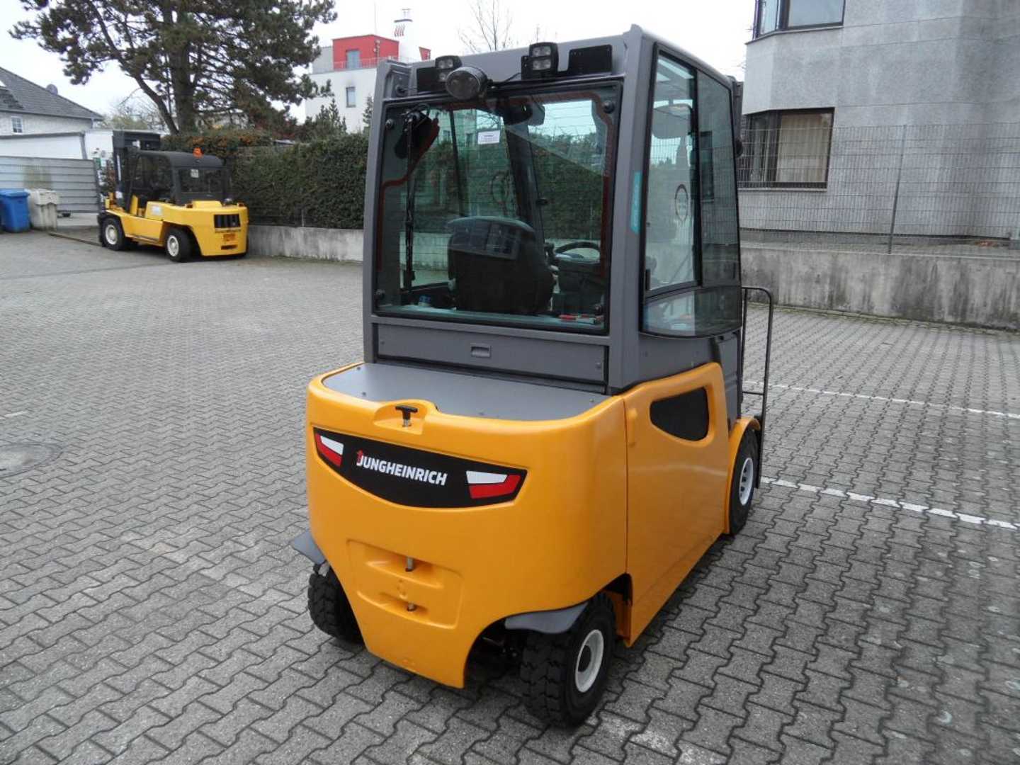 Used Forklift Jungheinrich EFG 425s - Batterie NEU - Kabine mit Heizung 4 ratų šakinis krautuvas (Image 8)