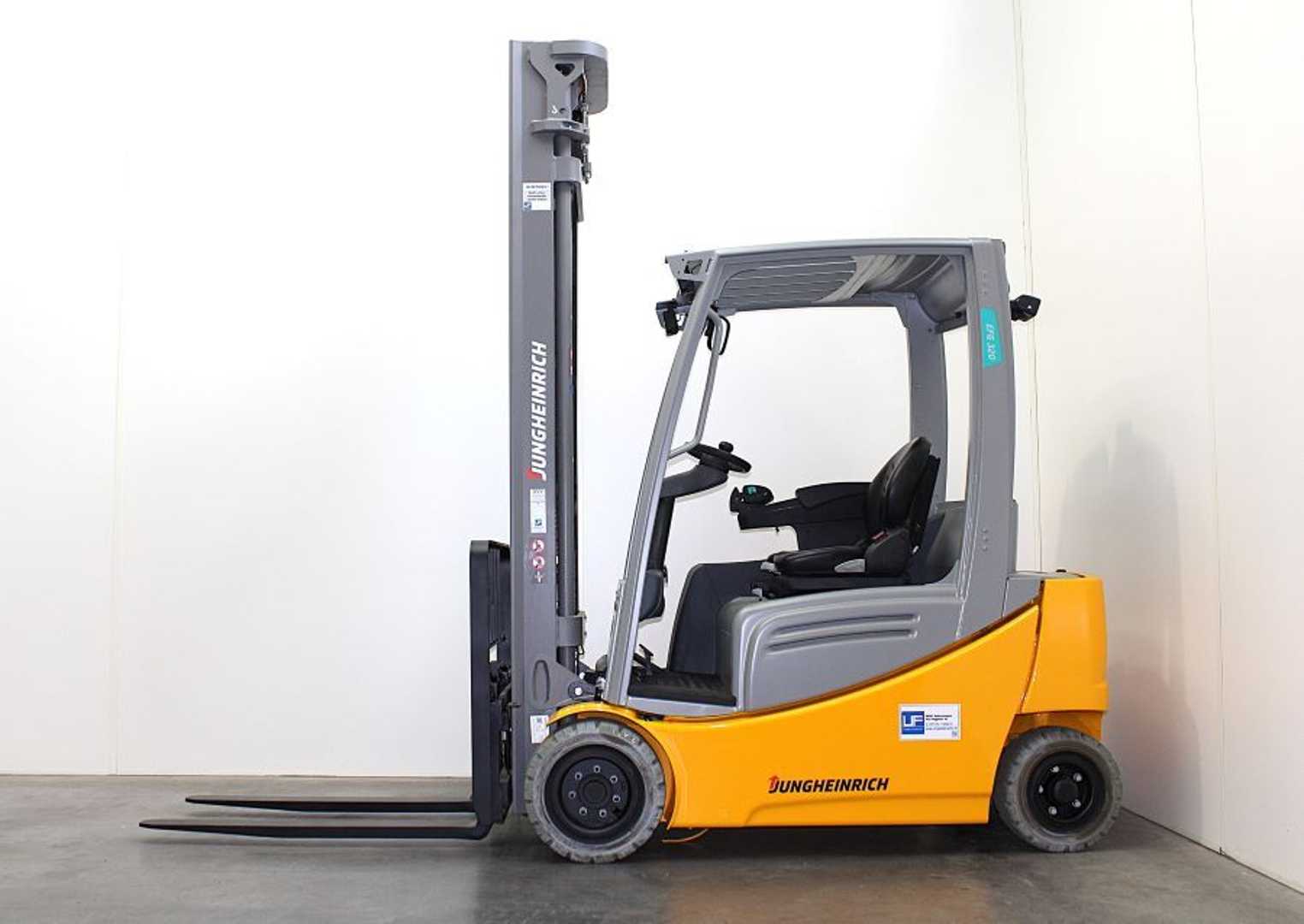 Used Forklift Jungheinrich EFG 320 - 650 DZ 4 ratų šakinis krautuvas (Image 1)