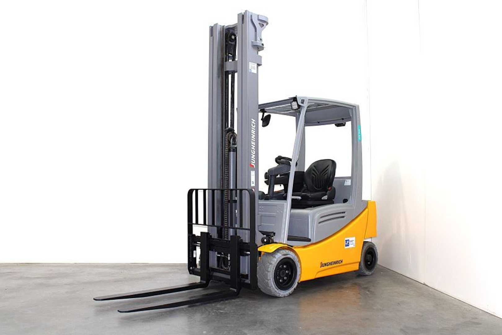 Used Forklift Jungheinrich EFG 320 - 650 DZ 4 ratų šakinis krautuvas (Image 2)