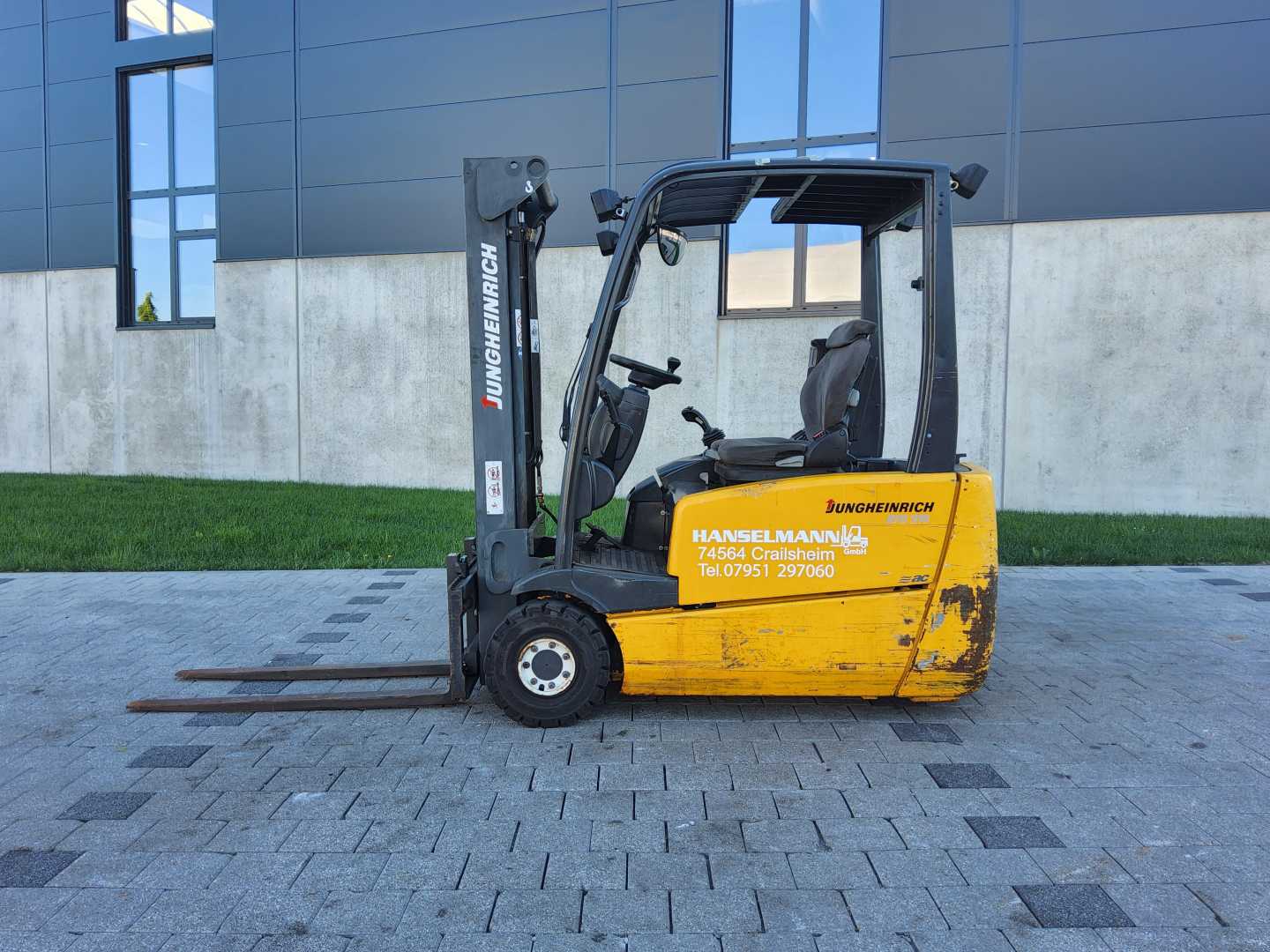 Used Forklift Jungheinrich EFG 216 4 ratų šakinis krautuvas (Image 3) Used Forklift Jungheinrich EFG 216 4 ratų šakinis krautuvas (Image 3)