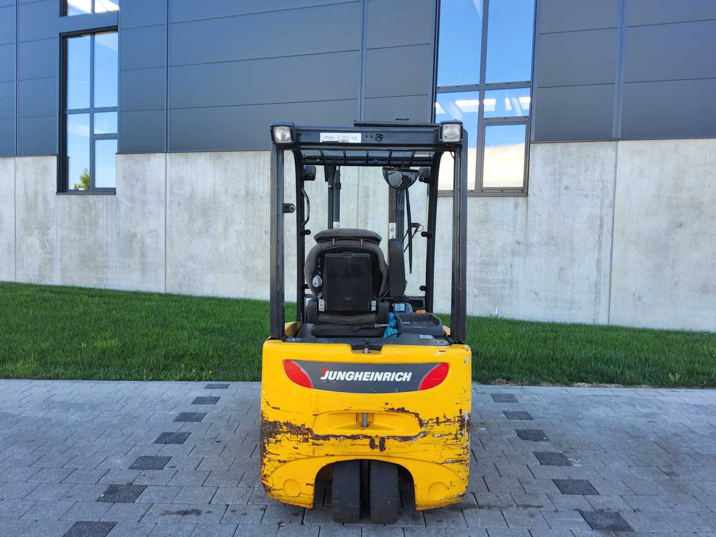 Used Forklift Jungheinrich EFG 216 4 ratų šakinis krautuvas (Image 4) Used Forklift Jungheinrich EFG 216 4 ratų šakinis krautuvas (Image 4)