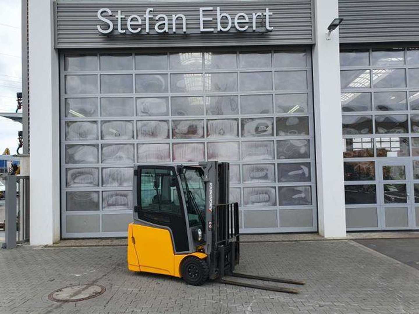 Used Forklift Jungheinrich EFG 215 / Triplex: 4.25m! / SS / 4.297h! 4 ratų šakinis krautuvas (Image 1) Used Forklift Jungheinrich EFG 215 / Triplex: 4.25m! / SS / 4.297h! 4 ratų šakinis krautuvas (Image 1)