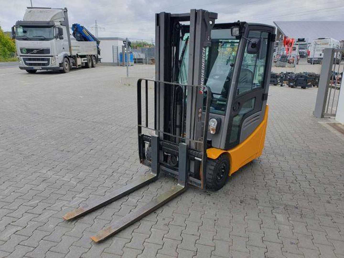 Used Forklift Jungheinrich EFG 215 / Triplex: 4.25m! / SS / 4.297h! 4 ratų šakinis krautuvas (Image 7) Used Forklift Jungheinrich EFG 215 / Triplex: 4.25m! / SS / 4.297h! 4 ratų šakinis krautuvas (Image 7)