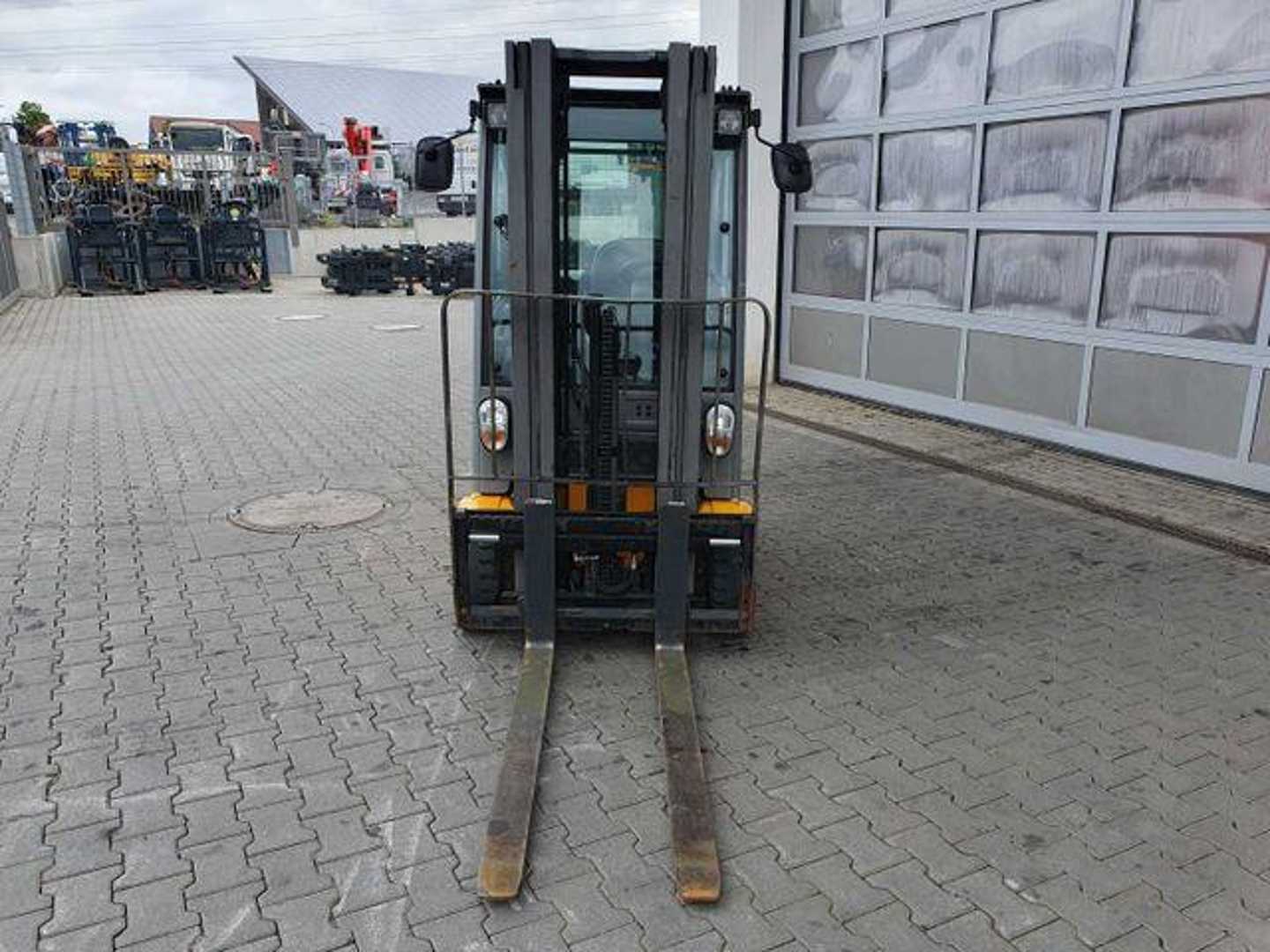 Used Forklift Jungheinrich EFG 215 / Triplex: 4.25m! / SS / 4.297h! 4 ratų šakinis krautuvas (Image 8) Used Forklift Jungheinrich EFG 215 / Triplex: 4.25m! / SS / 4.297h! 4 ratų šakinis krautuvas (Image 8)
