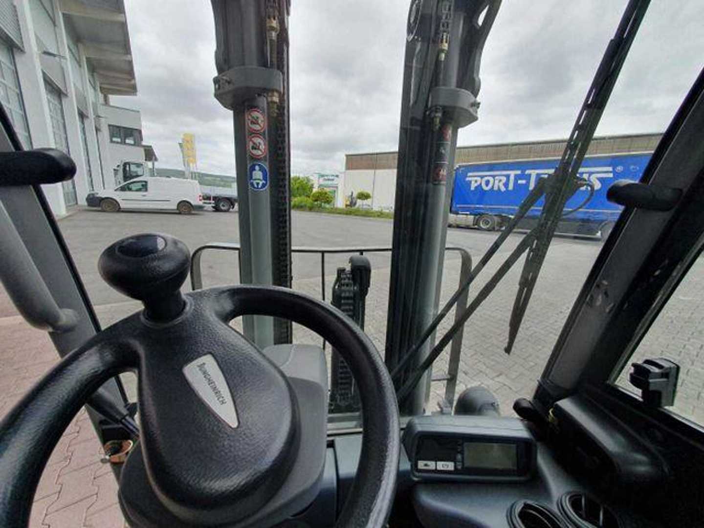 Used Forklift Jungheinrich EFG 215 / Triplex: 4.25m! / SS / 4.297h! 4 ratų šakinis krautuvas (Image 11) Used Forklift Jungheinrich EFG 215 / Triplex: 4.25m! / SS / 4.297h! 4 ratų šakinis krautuvas (Image 11)