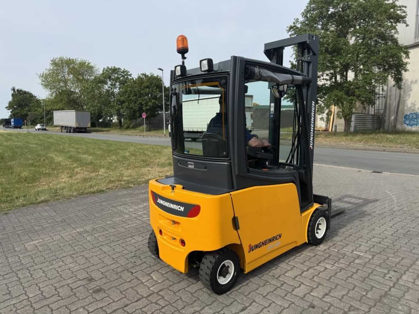 Used Forklift Jungheinrich EFG320 4 ratų šakinis krautuvas (Image 5)