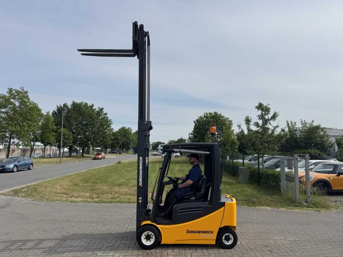 Used Forklift Jungheinrich EFG320 4 ratų šakinis krautuvas (Image 6)