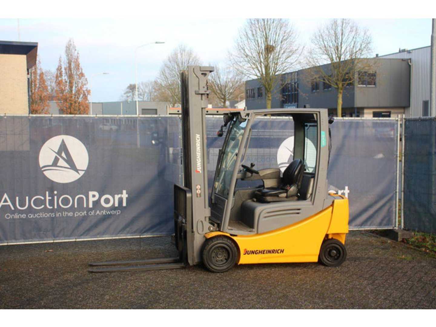 Used Forklift Jungheinrich EFG 320 4 ratų šakinis krautuvas (Image 1)