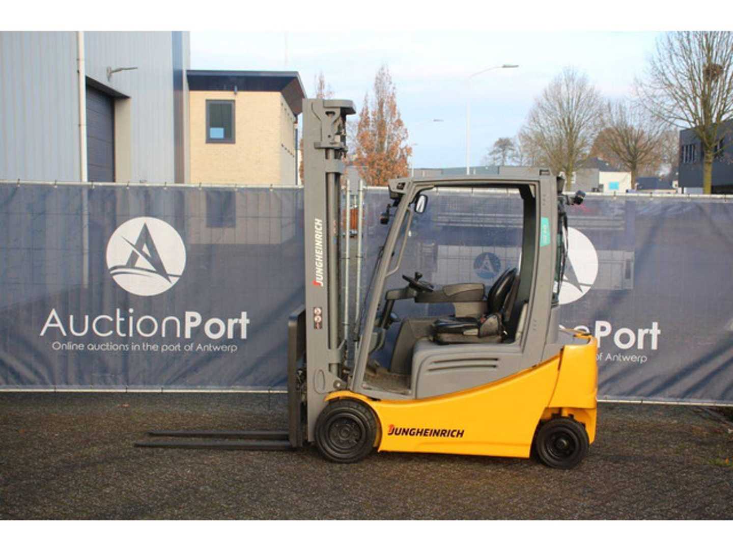 Used Forklift Jungheinrich EFG 320 4 ratų šakinis krautuvas (Image 2)